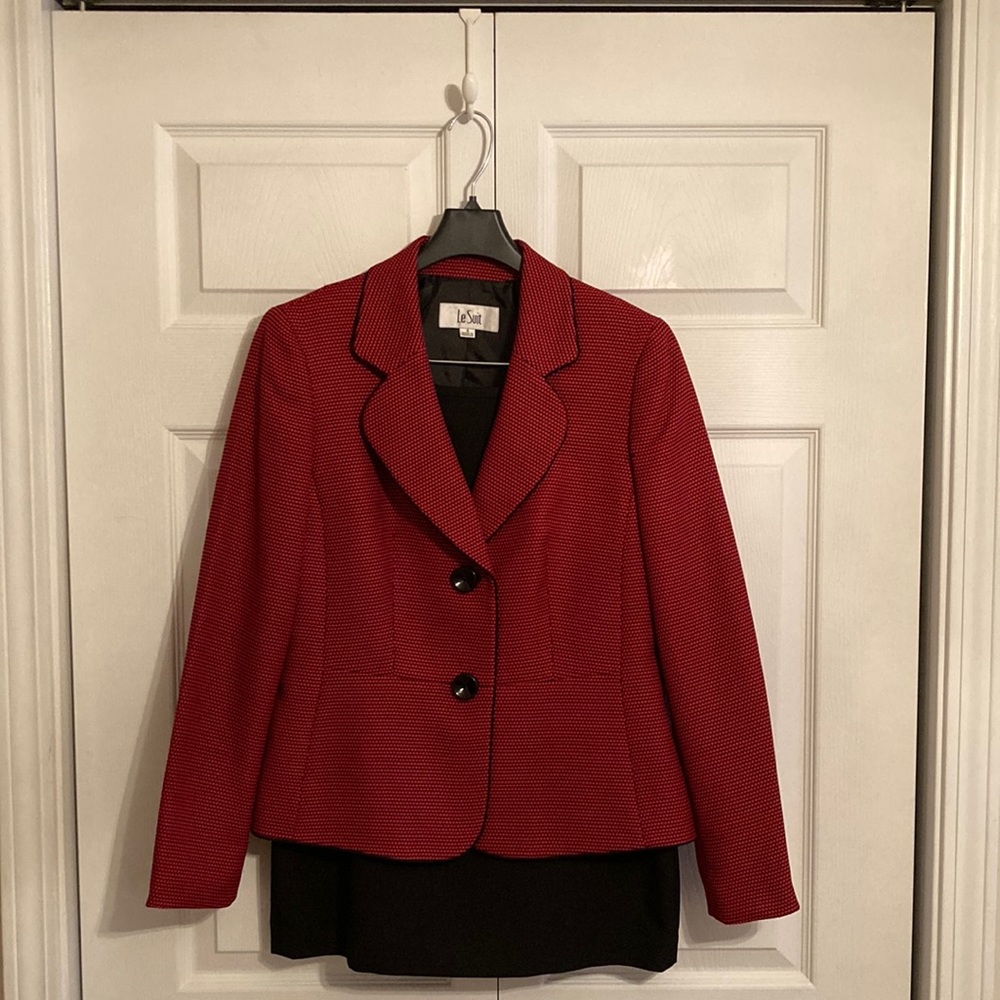 Le Suit Black & Red 2-pc Skirt Set
